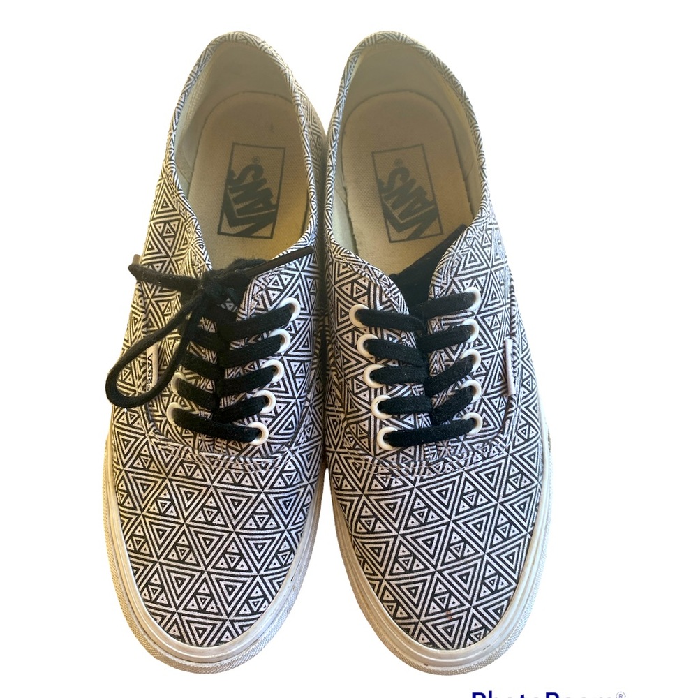Vans Geo Pattern Black and White Sneakers. Size 7.5 Women, 6 Mens, Spring Sale!!